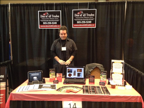 Conference display with signs that have a CTA