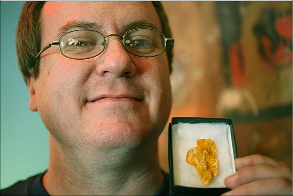 Crazy Things People Are Selling Online #21: $1,350 for a corn flake shaped like Illinois $1,350 for a corn flake shaped like Illinois